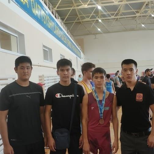 9"Б" сынып оқушысы Зәуірбек Марлан Грек-рим күресінен кола жүлдегері