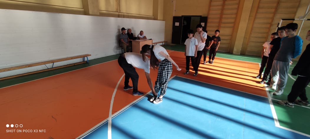 Арнайы спорттық техникаларды жетілдіру.Бір орыннан ұзындыққа секіру